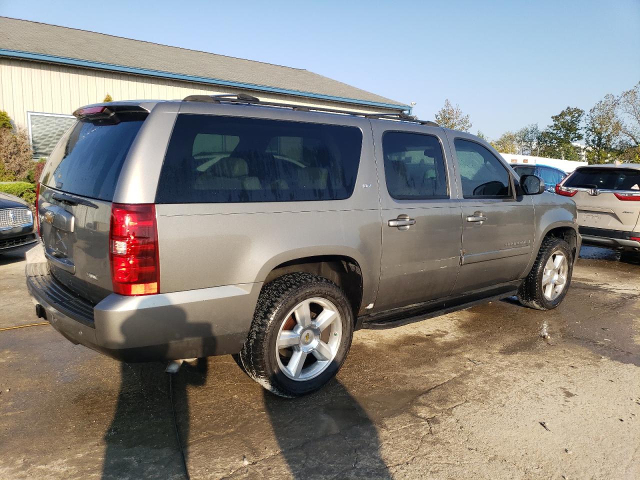 2007 Chevrolet Suburban K1500 VIN: 1GNFK16327J235443 Lot: 71097344