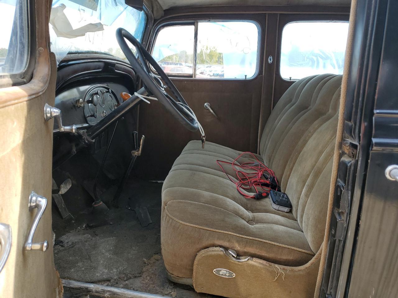 3743706 1933 Chevrolet Master