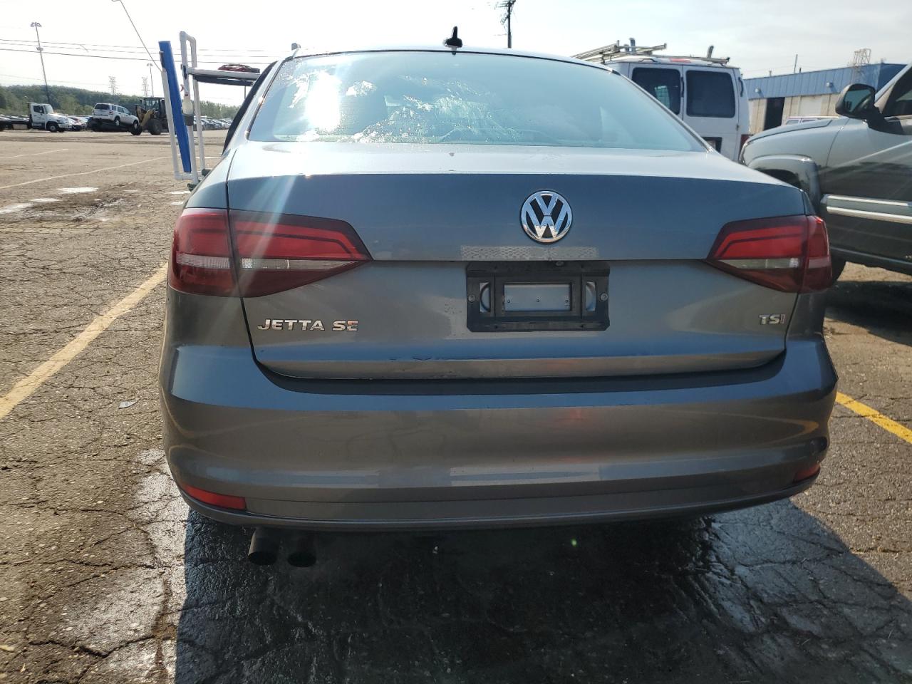 3VWDB7AJXHM405817 2017 Volkswagen Jetta Se