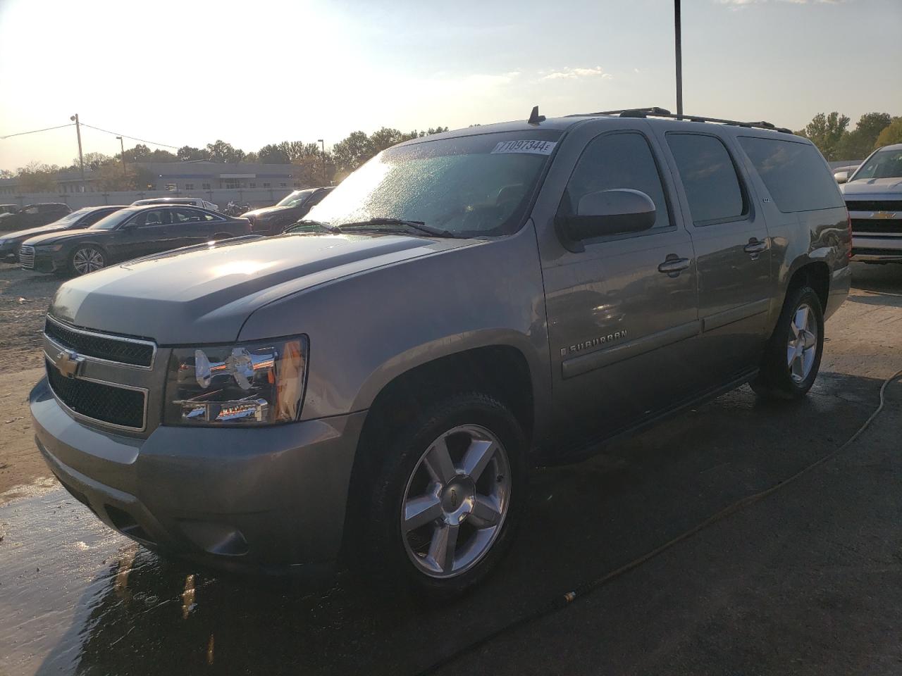 2007 Chevrolet Suburban K1500 VIN: 1GNFK16327J235443 Lot: 71097344