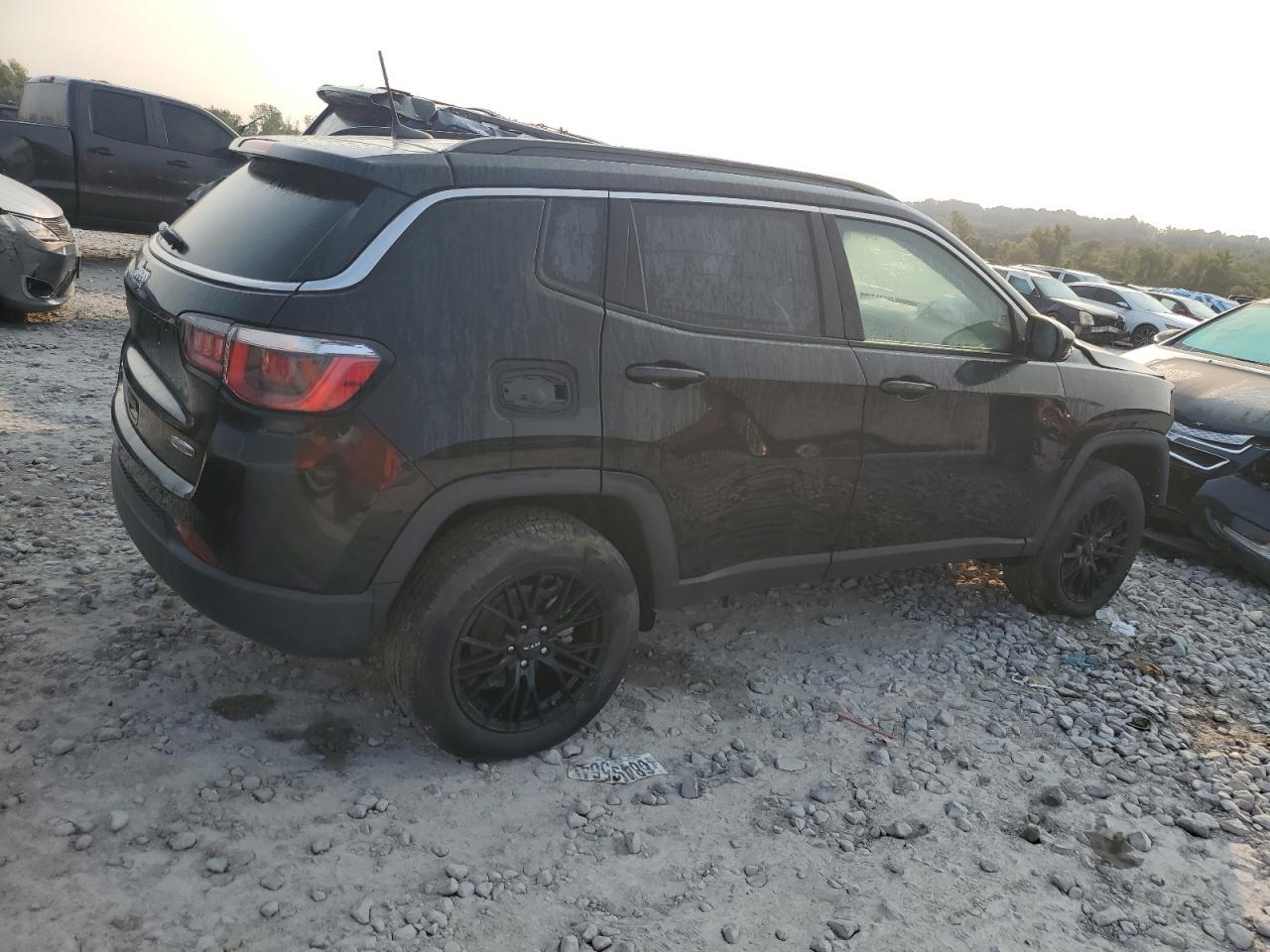 2018 Jeep Compass Latitude VIN: 3C4NJDBB7JT350450 Lot: 70725444