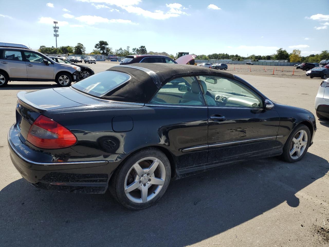 2007 Mercedes-Benz Clk 550 VIN: WDBTK72F47F224170 Lot: 70914174