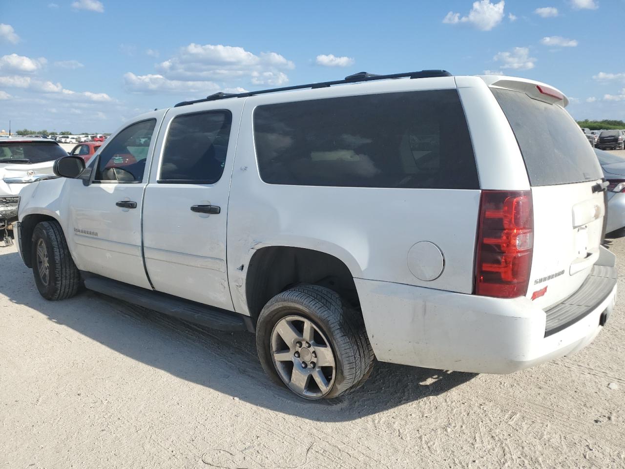 2007 Chevrolet Suburban C1500 VIN: 1GNFC16037R402106 Lot: 72125994