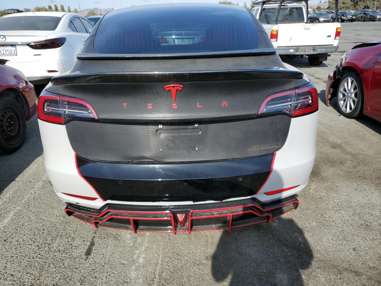 5YJ3E1EBXJF055993 2018 Tesla Model 3