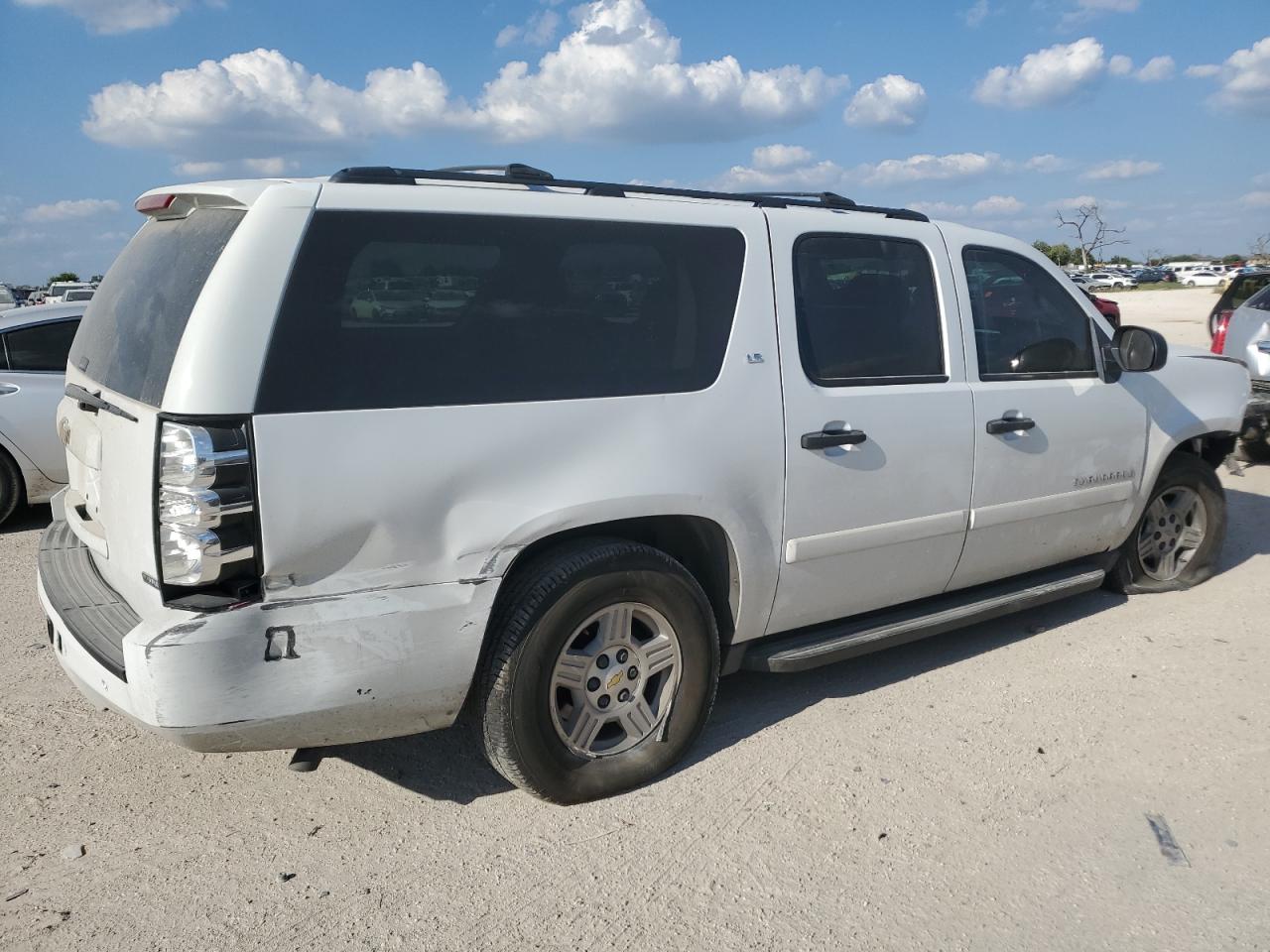 2007 Chevrolet Suburban C1500 VIN: 1GNFC16037R402106 Lot: 72125994