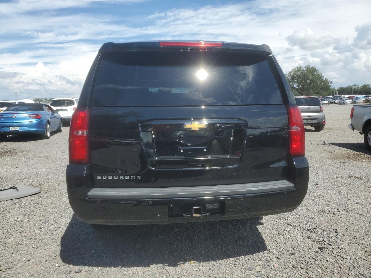 2015 Chevrolet Suburban K1500 Lt VIN: 1GNSKJKC3FR599732 Lot: 70787324