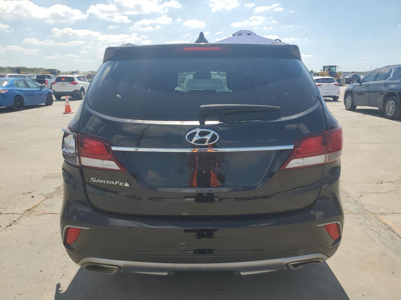 2018 Hyundai Santa Fe Se VIN: KM8SN4HF4JU285138 Lot: 72938964