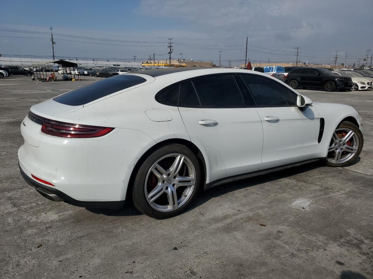 WP0AA2A79HL100942 2017 Porsche Panamera 2