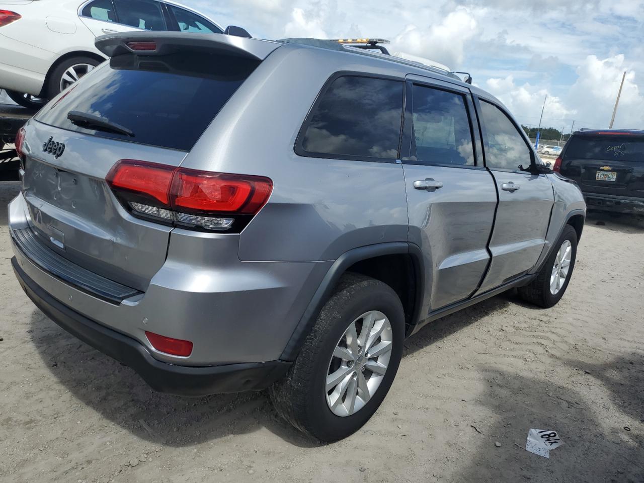 1C4RJEAG0KC571485 2019 Jeep Grand Cherokee Laredo