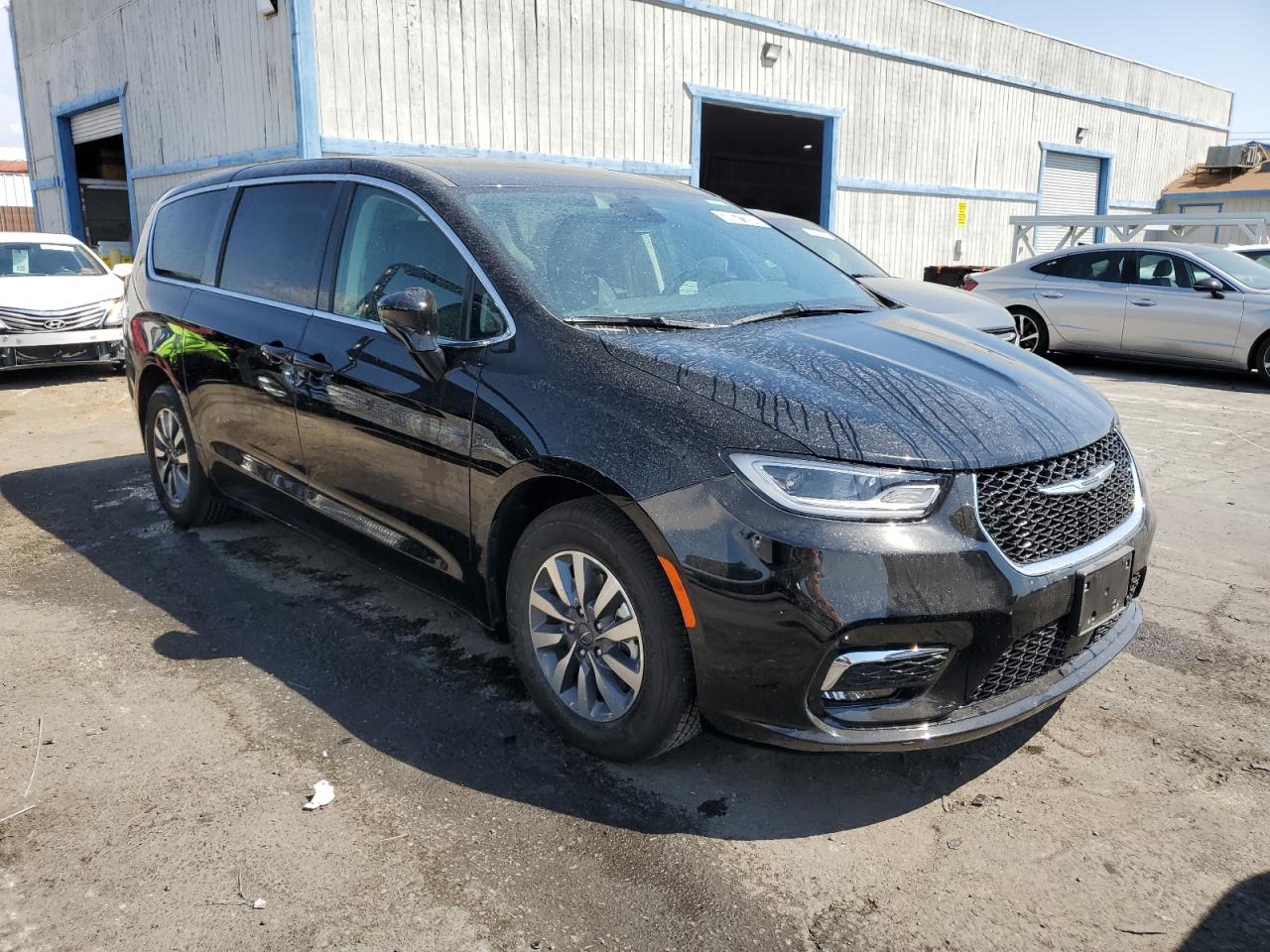 2024 Chrysler Pacifica Hybrid Select VIN: 2C4RC1S70RR130846 Lot: 70671204