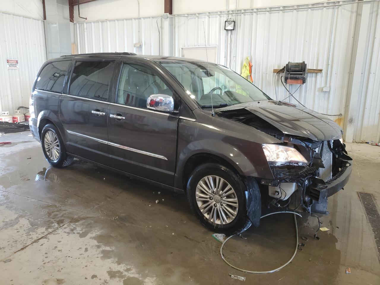 2016 Chrysler Town & Country Touring L VIN: 2C4RC1CG6GR269486 Lot: 74832704