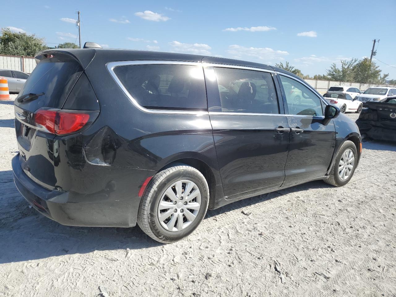 2020 Chrysler Voyager L VIN: 2C4RC1AG0LR282201 Lot: 77684664