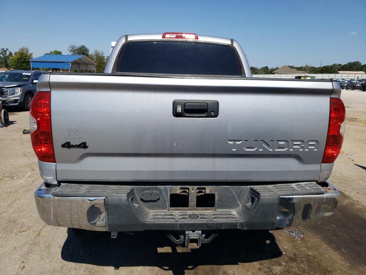 5TFDW5F15JX678183 2018 Toyota Tundra Crewmax Sr5