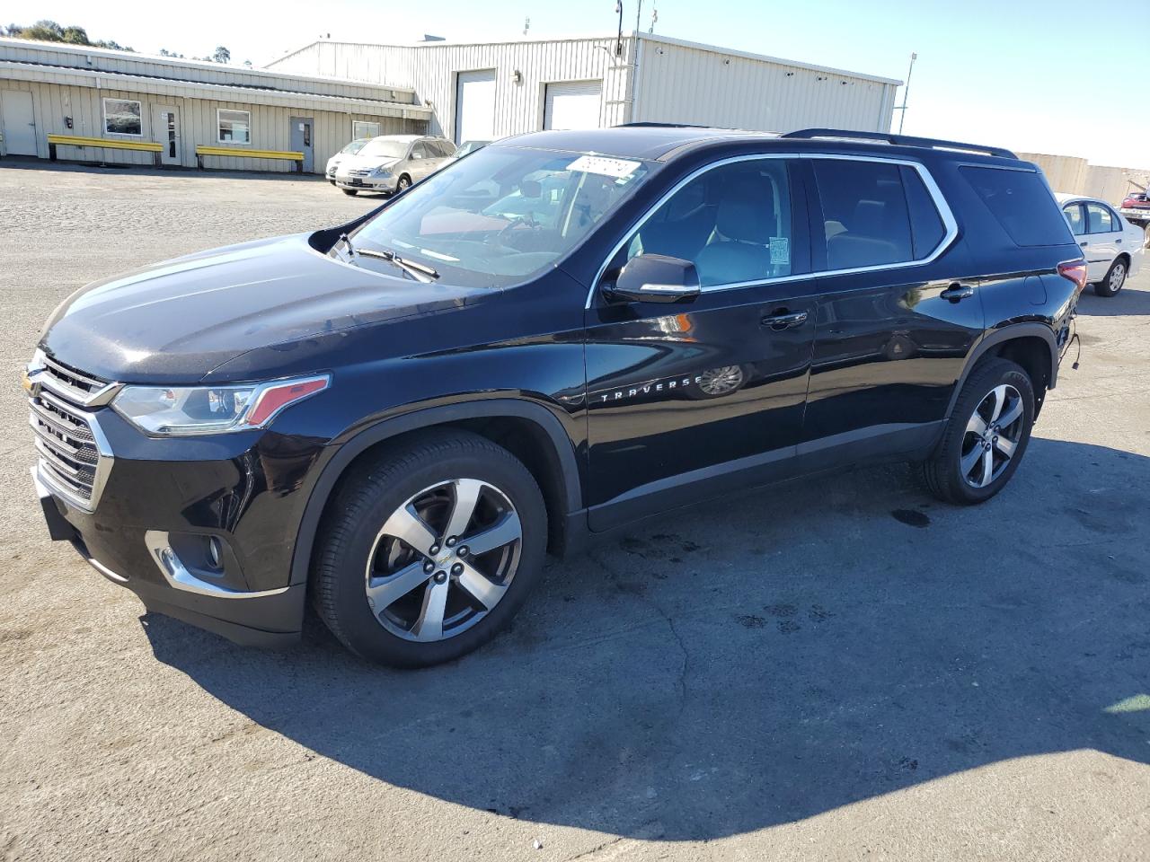 1GNEVHKW3KJ121634 2019 Chevrolet Traverse Lt