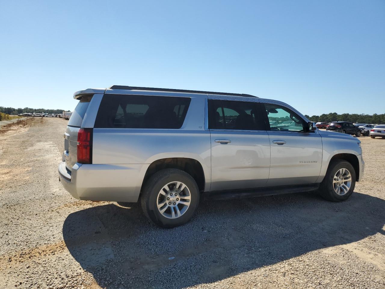 2019 Chevrolet Suburban C1500 Lt VIN: 1GNSCHKC0KR187221 Lot: 76785024