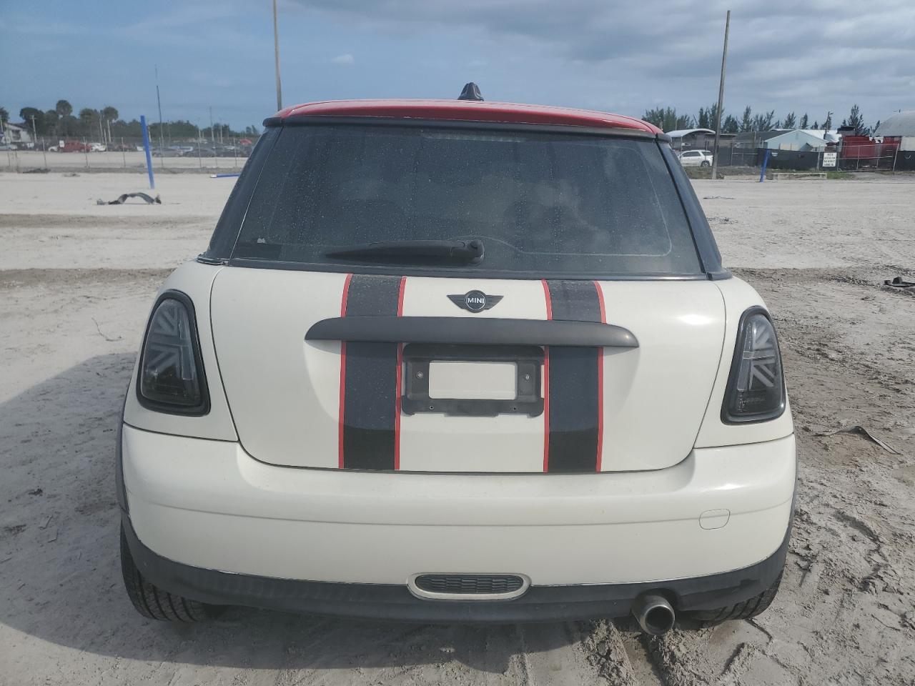 2009 Mini Cooper VIN: WMWMF335X9TW74447 Lot: 76154004