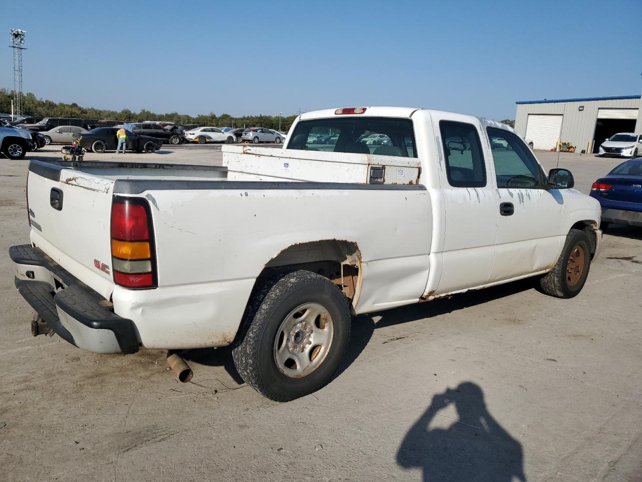 2004 GMC New Sierra C1500 VIN: 2GTEC19T341268695 Lot: 75525444