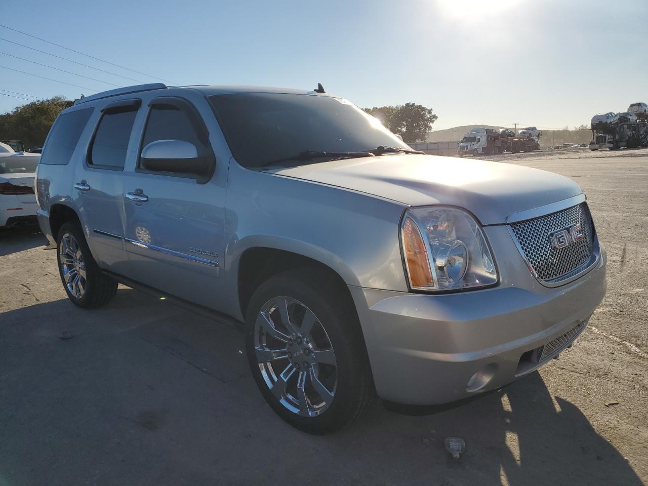 2012 GMC Yukon Denali VIN: 1GKS2EEF2CR301497 Lot: 75238214