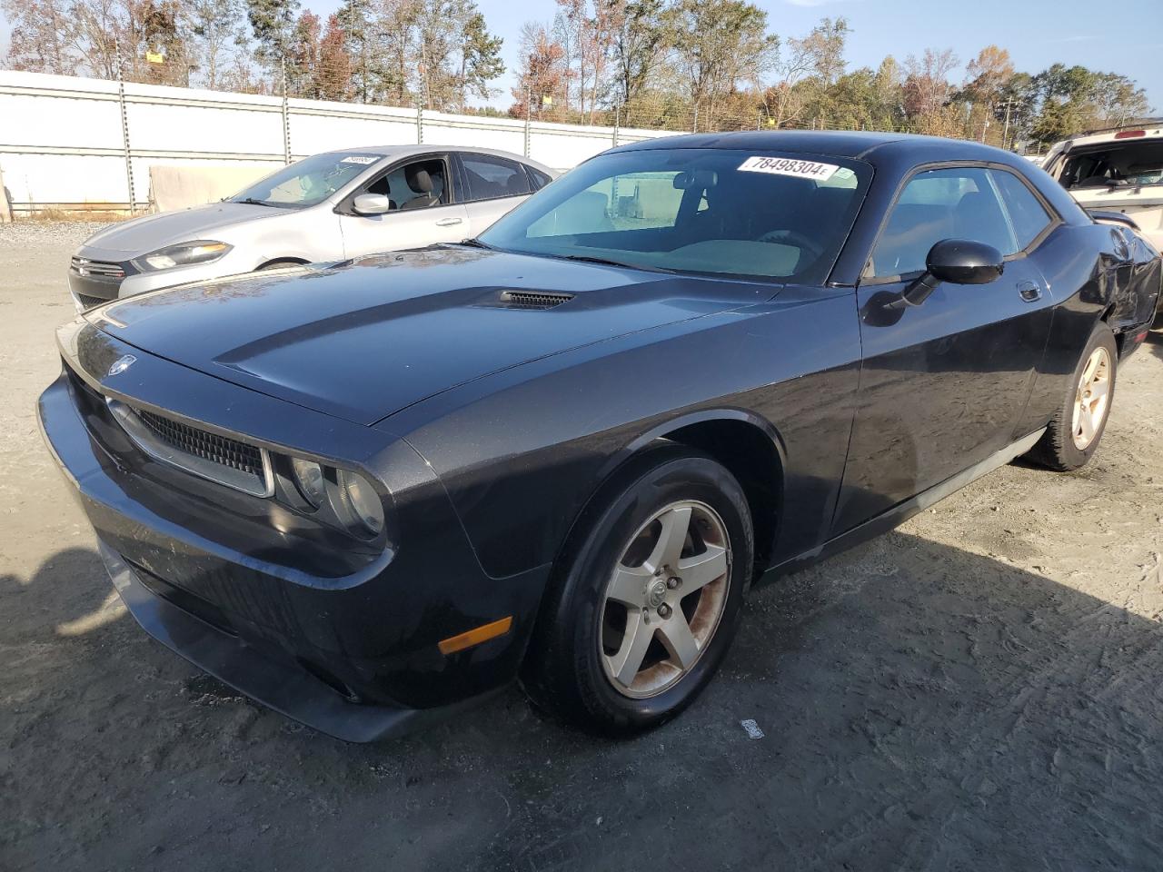 2B3CJ4DV1AH111856 2010 Dodge Challenger Se