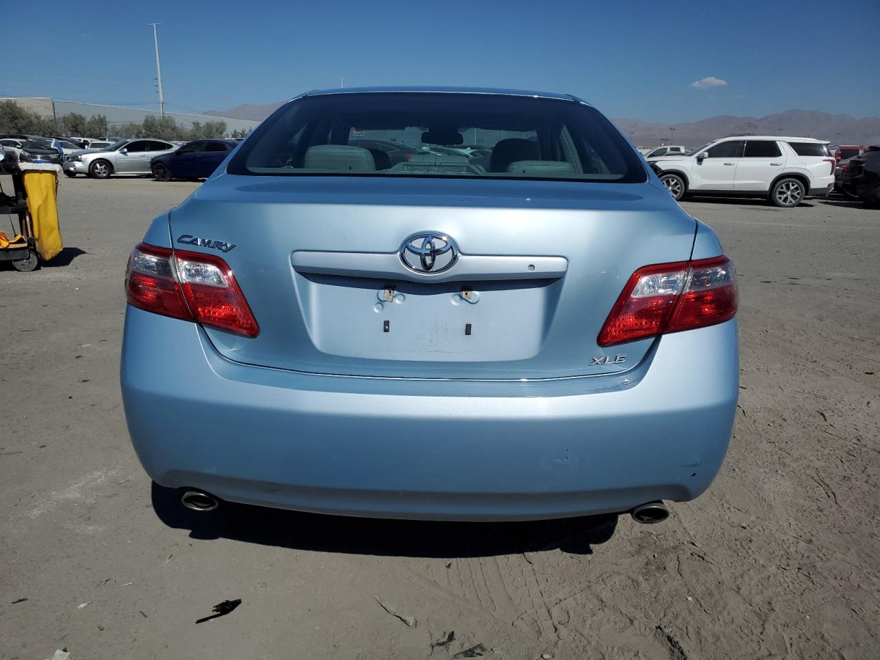 2008 Toyota Camry Le VIN: 4T1BK46K18U571421 Lot: 74709824