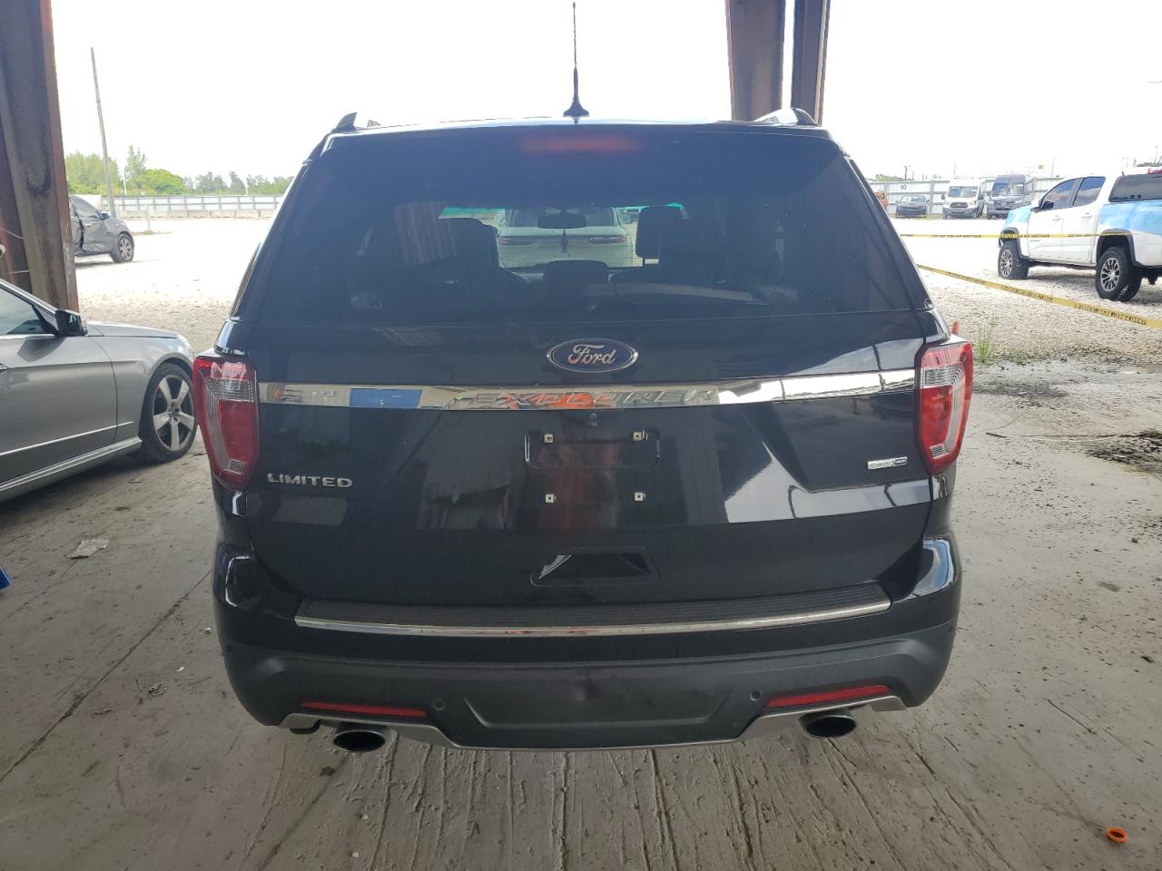 1FM5K8FH6JGA40387 2018 Ford Explorer Limited