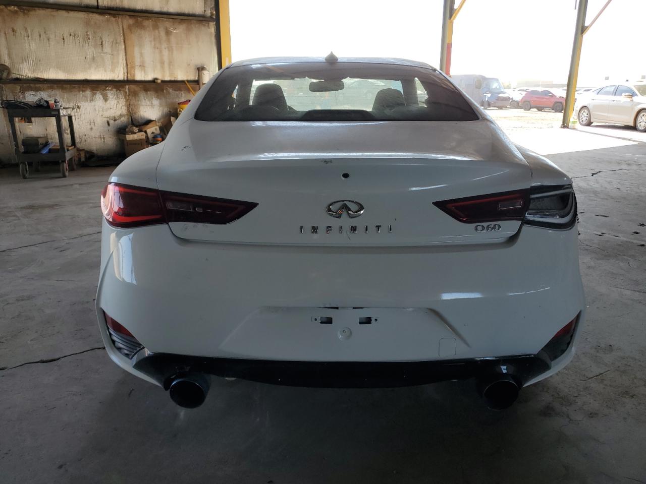 JN1EV7EK4HM361300 2017 Infiniti Q60 Premium