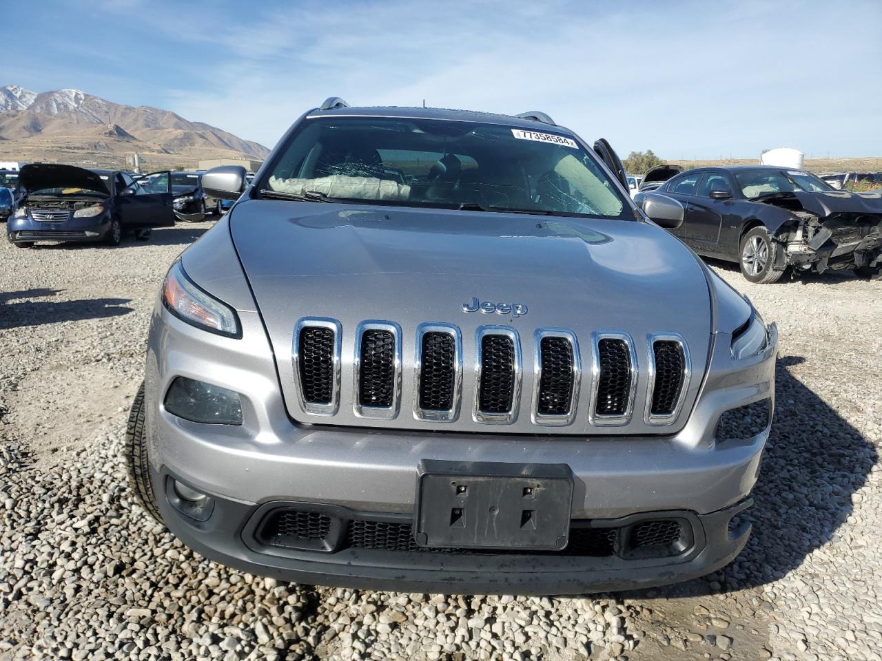 1C4PJMLXXJD530627 2018 Jeep Cherokee Latitude Plus