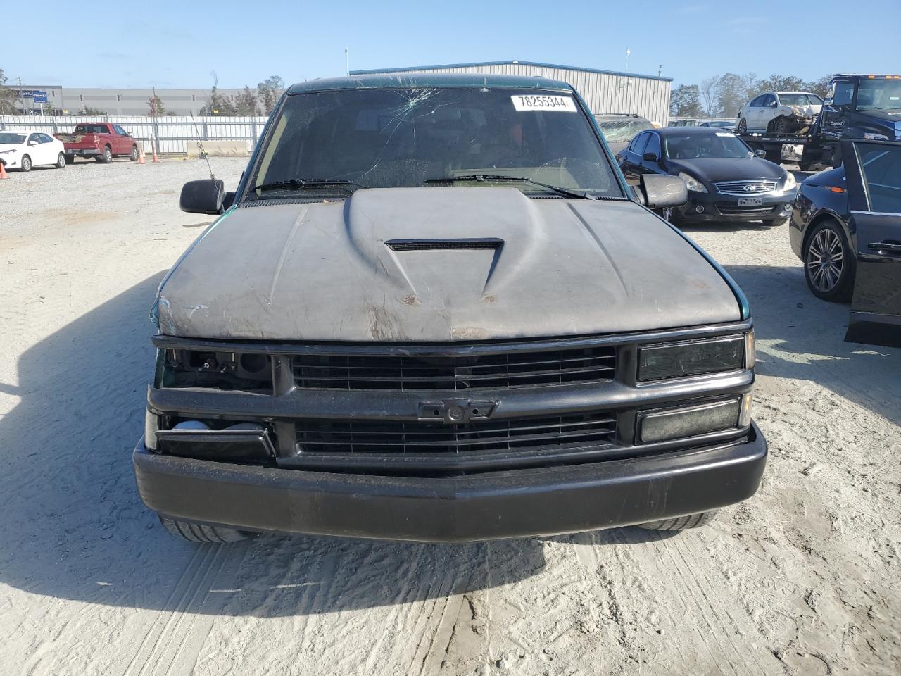 1994 Chevrolet Suburban C1500 VIN: 1GBEC16K1RJ321083 Lot: 78255344