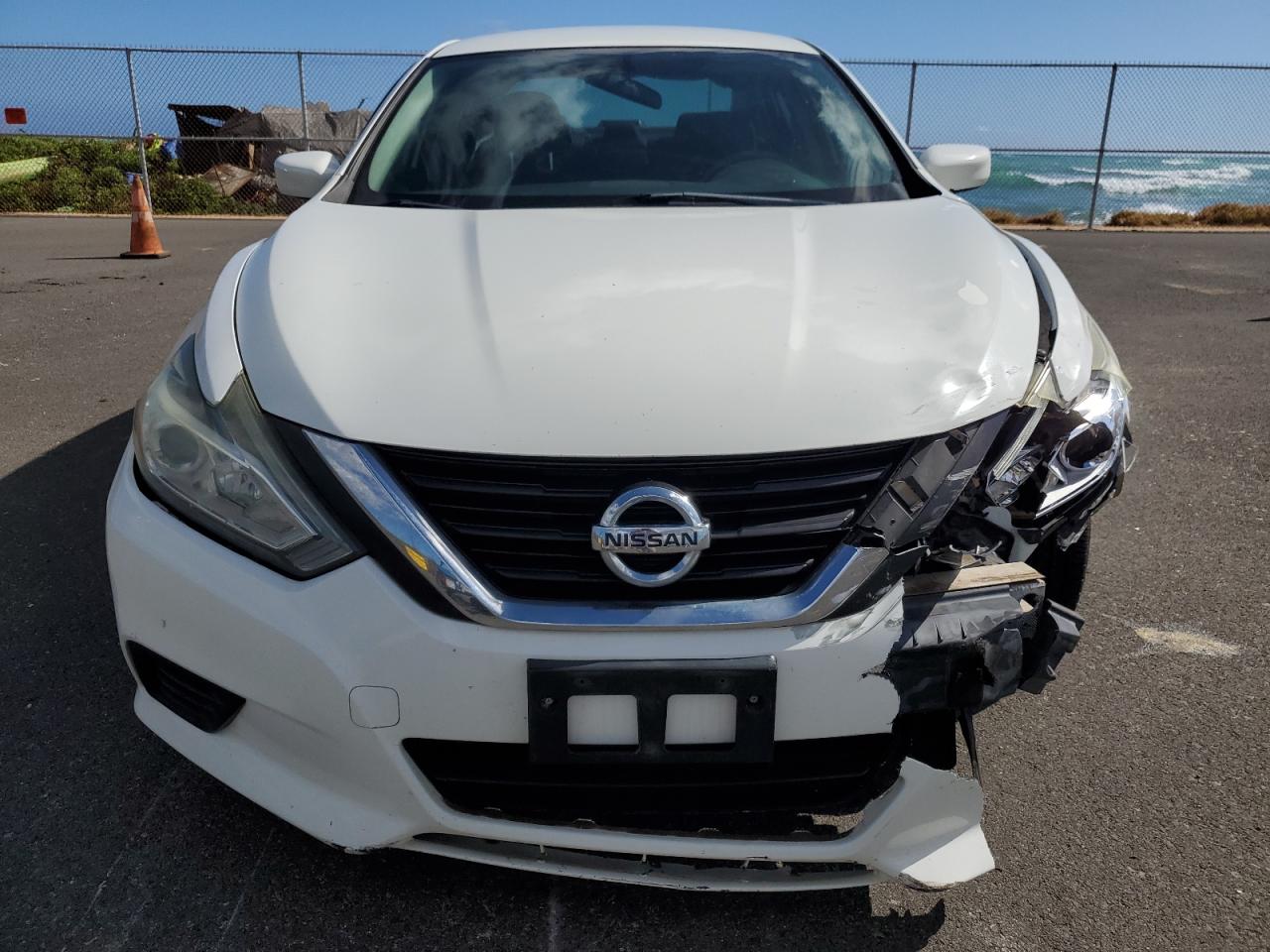 1N4AL3AP1GC145779 2016 Nissan Altima 2.5