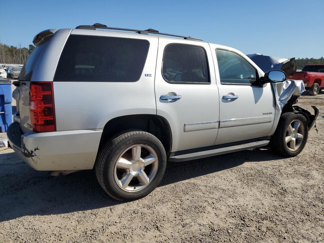 1GNSCCE09BR373537 2011 Chevrolet Tahoe C1500 Ltz