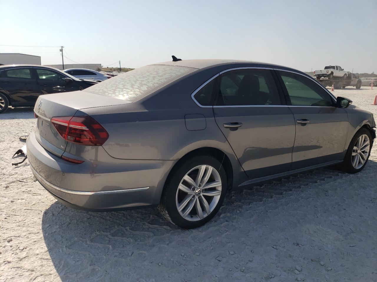 1VWBA7A36JC008589 2018 Volkswagen Passat Se