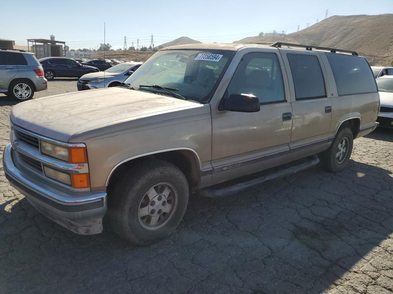 1995 Chevrolet Suburban C1500 VIN: 1GNEC16K1SJ300274 Lot: 77258594