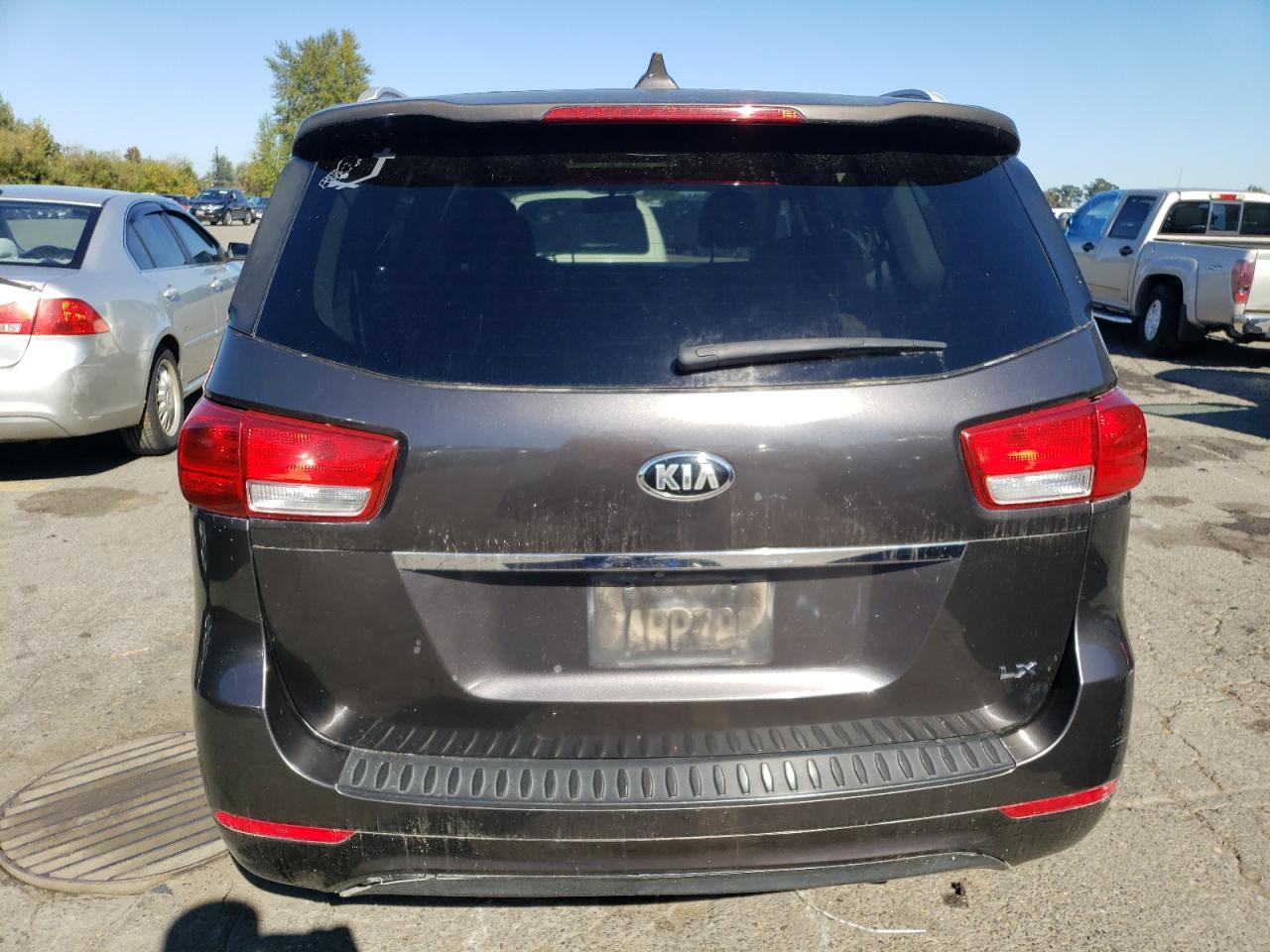 KNDMB5C13F6045663 2015 Kia Sedona Lx