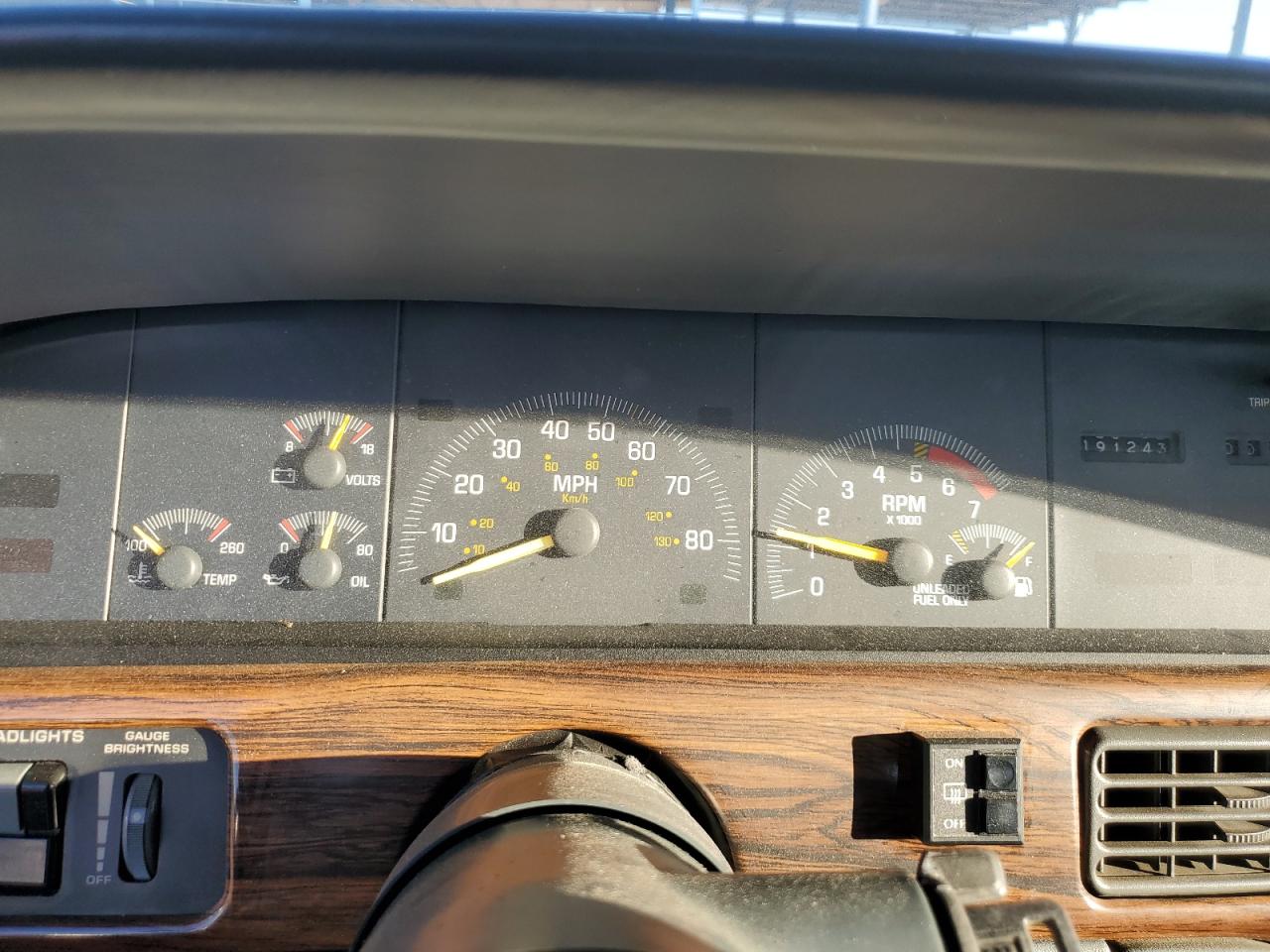 1G2HZ54C1JW300580 1988 Pontiac Bonneville Se