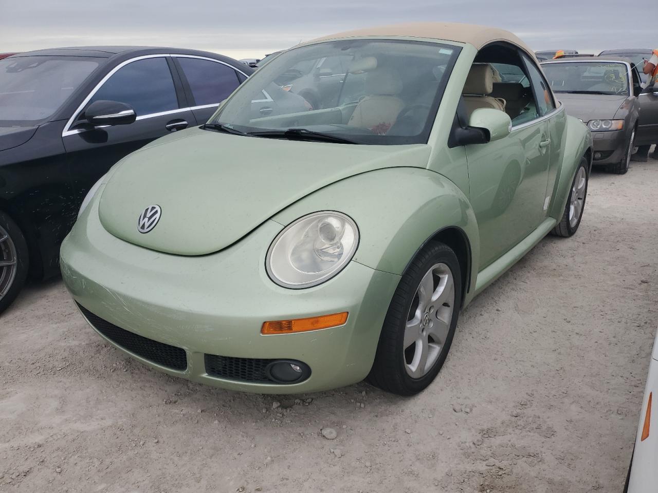 2007 Volkswagen New Beetle Convertible Option Package 2 VIN: 3VWSF31Y57M405353 Lot: 76746214