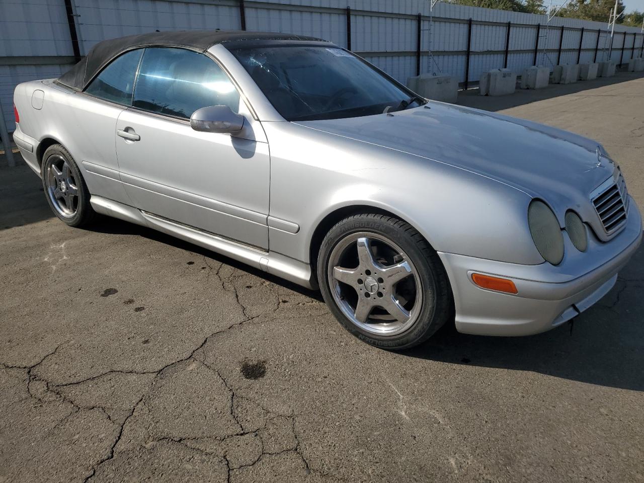 2002 Mercedes-Benz Clk 430 VIN: WDBLK70G42T105640 Lot: 74381504