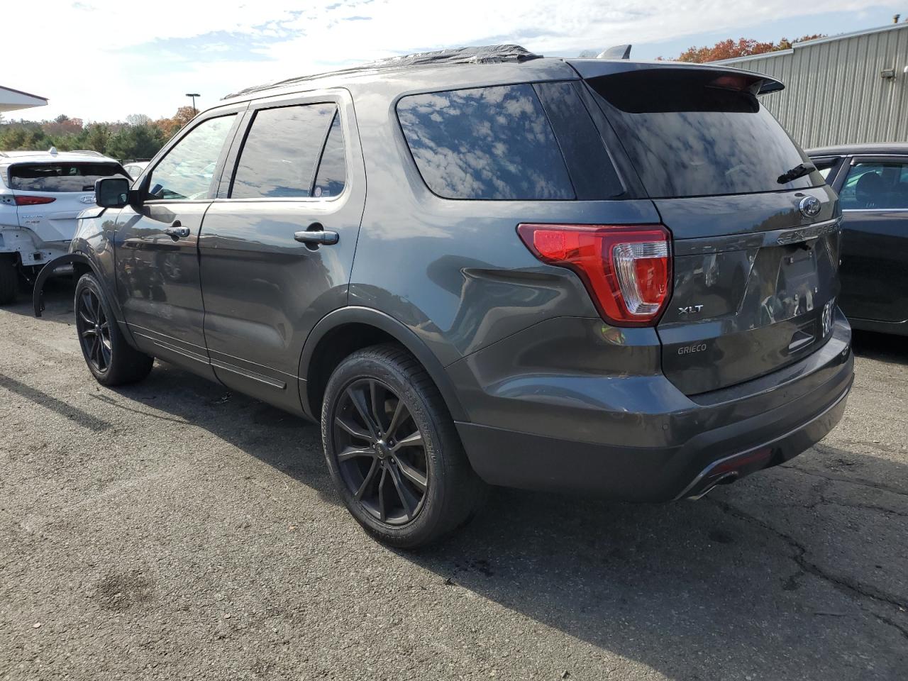 1FM5K8DH0HGD73102 2017 Ford Explorer Xlt