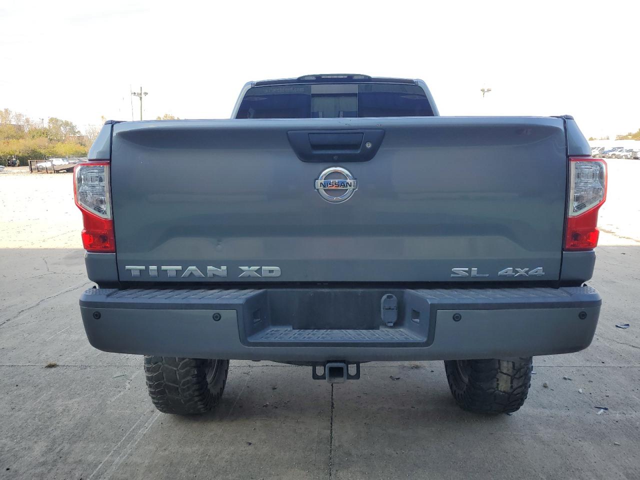 1N6BA1F43JN525660 2018 Nissan Titan Xd Sl