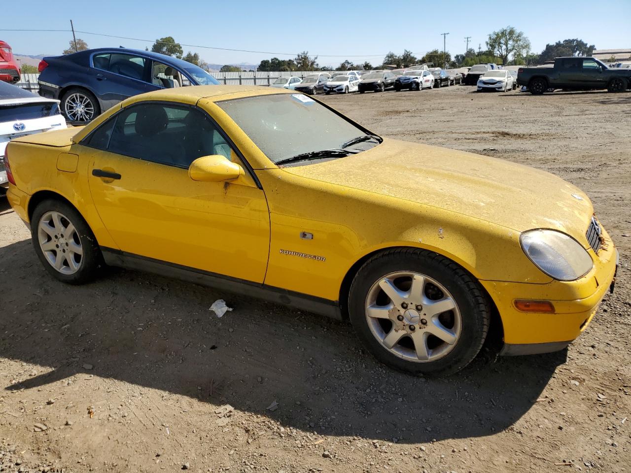 2000 Mercedes-Benz Slk 230 Kompressor VIN: WDBKK47F4YF159499 Lot: 76205924