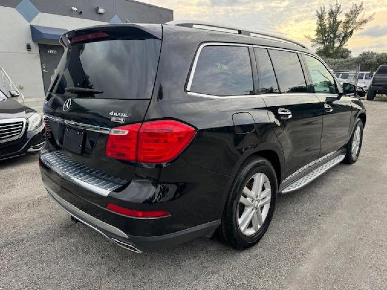 4JGDF6EE1GA625384 2016 Mercedes-Benz Gl 450 4Matic