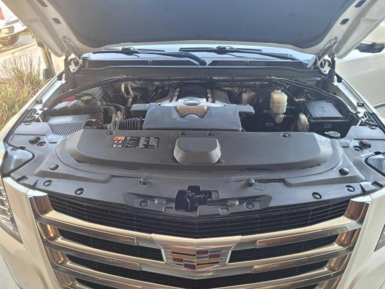 1GYS4MKJ0FR536259 2015 Cadillac Escalade Luxury