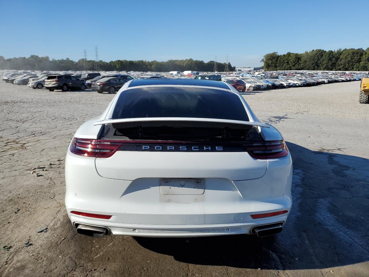 WP0AA2A71JL107213 2018 Porsche Panamera 4