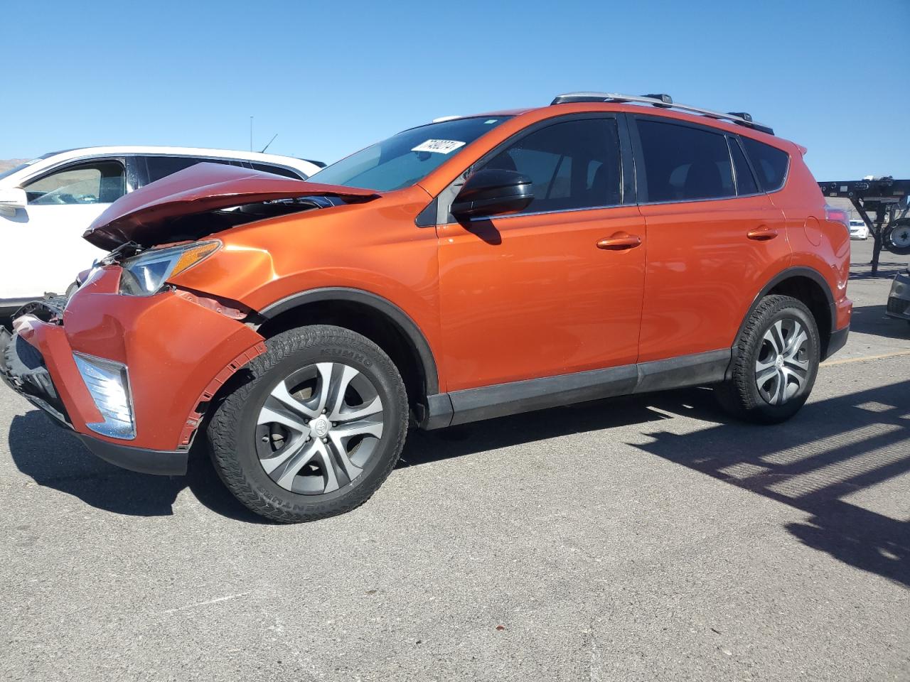 JTMBFREV5GJ068914 2016 Toyota Rav4 Le