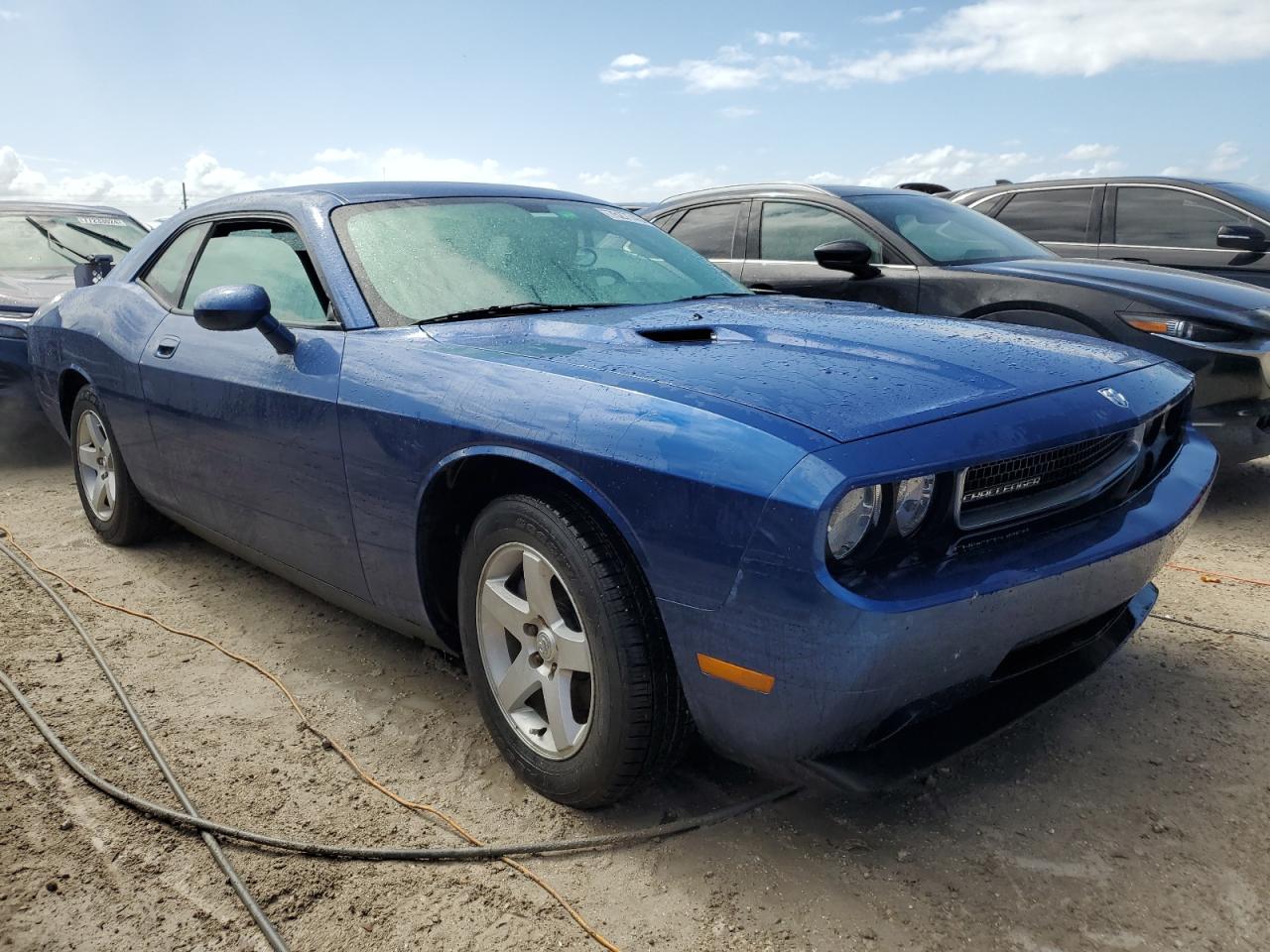 2B3CJ4DV5AH321151 2010 Dodge Challenger Se