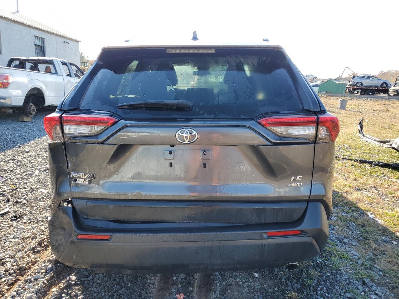 2T3F1RFV4LC138415 2020 Toyota Rav4 Le