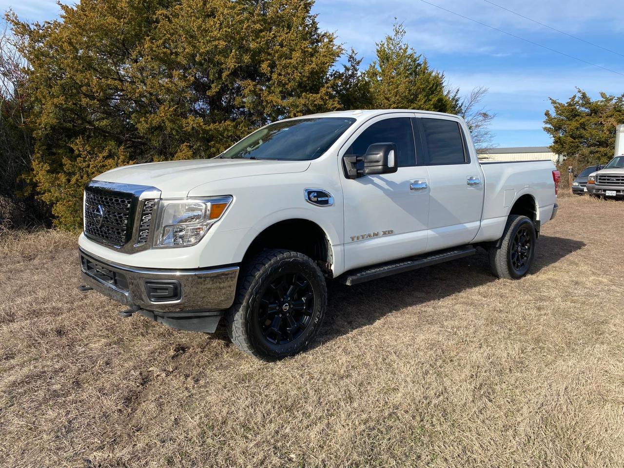 1N6BA1F30HN571027 2017 Nissan Titan Xd S