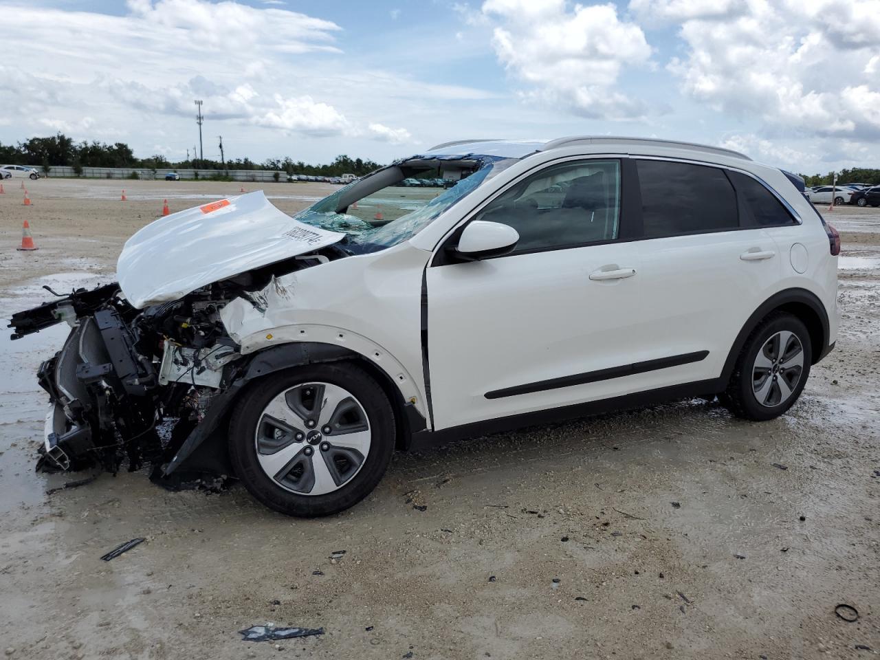 KNDCB3LC6N5520955 2022 Kia Niro Lx