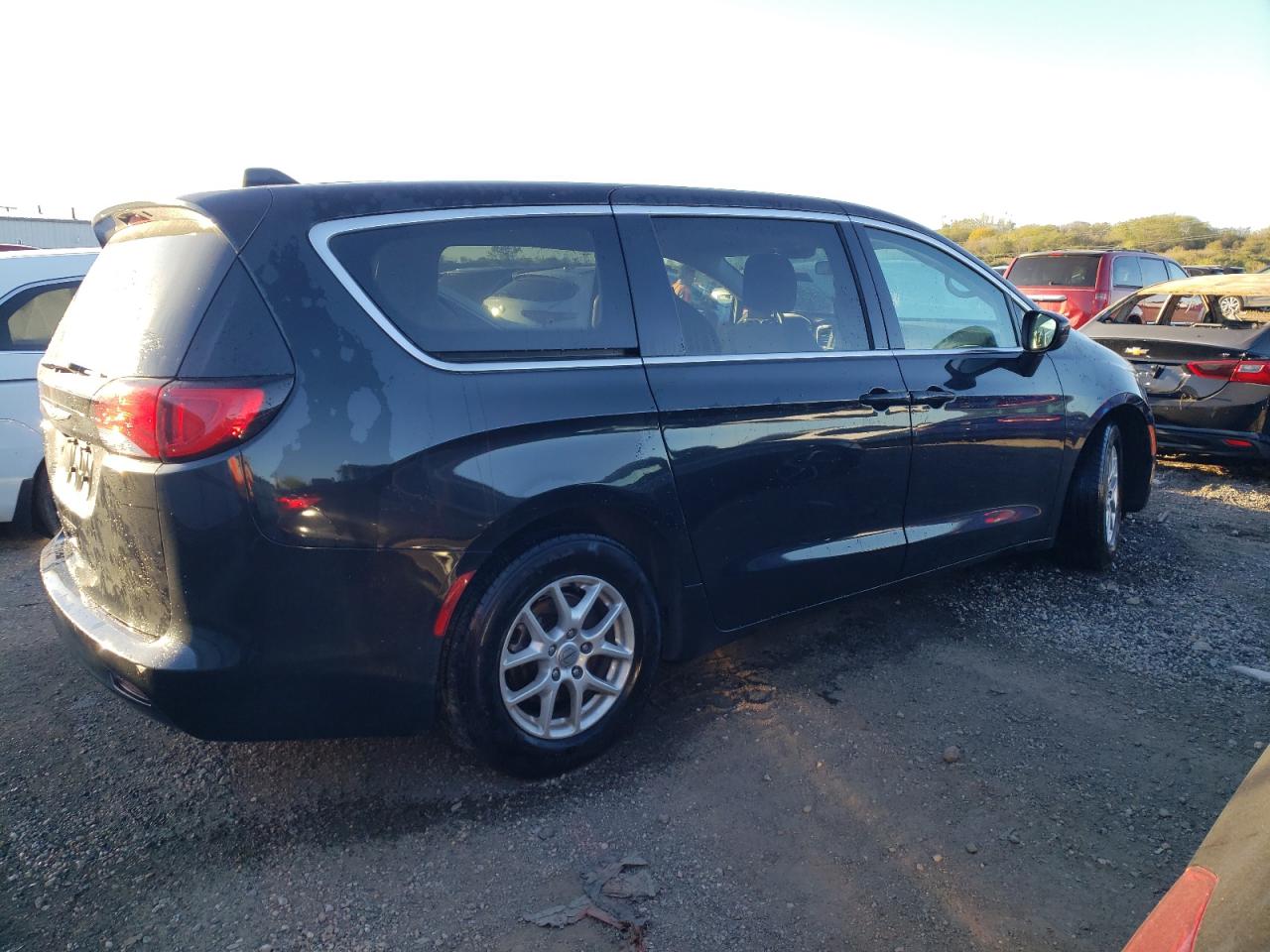 2021 Chrysler Voyager Lx VIN: 2C4RC1CG8MR555030 Lot: 76939004