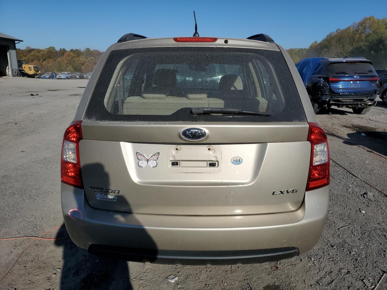 2008 Kia Rondo Lx VIN: KNAFG526587163196 Lot: 76804814