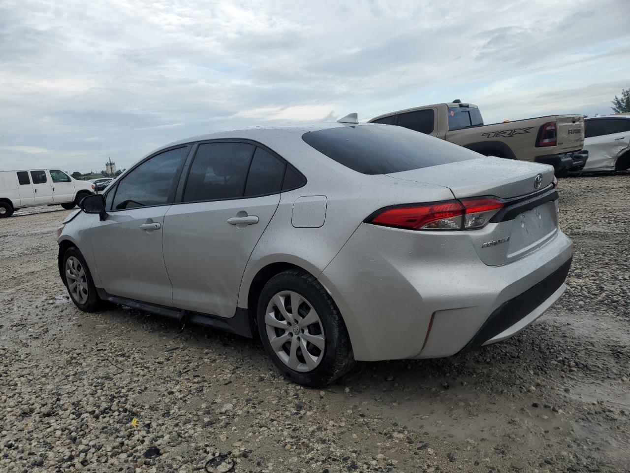 5YFEPRAE4LP079697 2020 Toyota Corolla Le